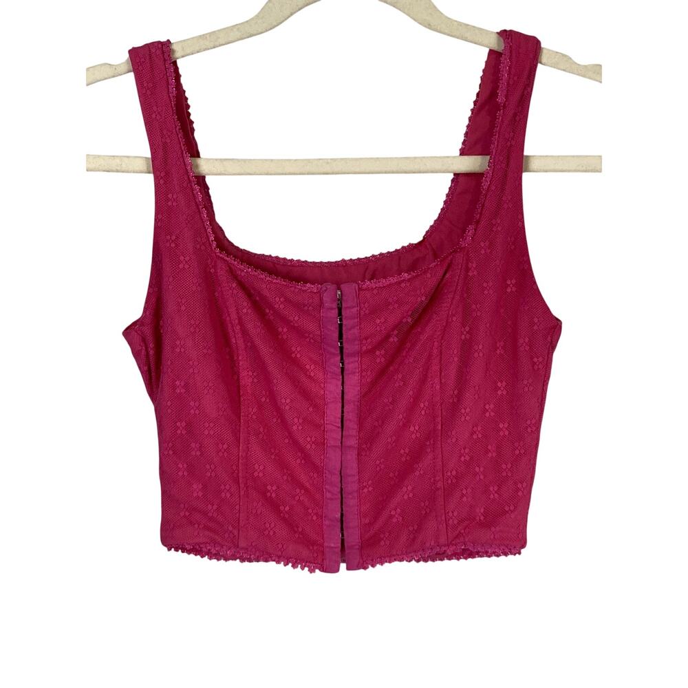Princess Polly "Bryleigh" women's crop top w/delicate lace.